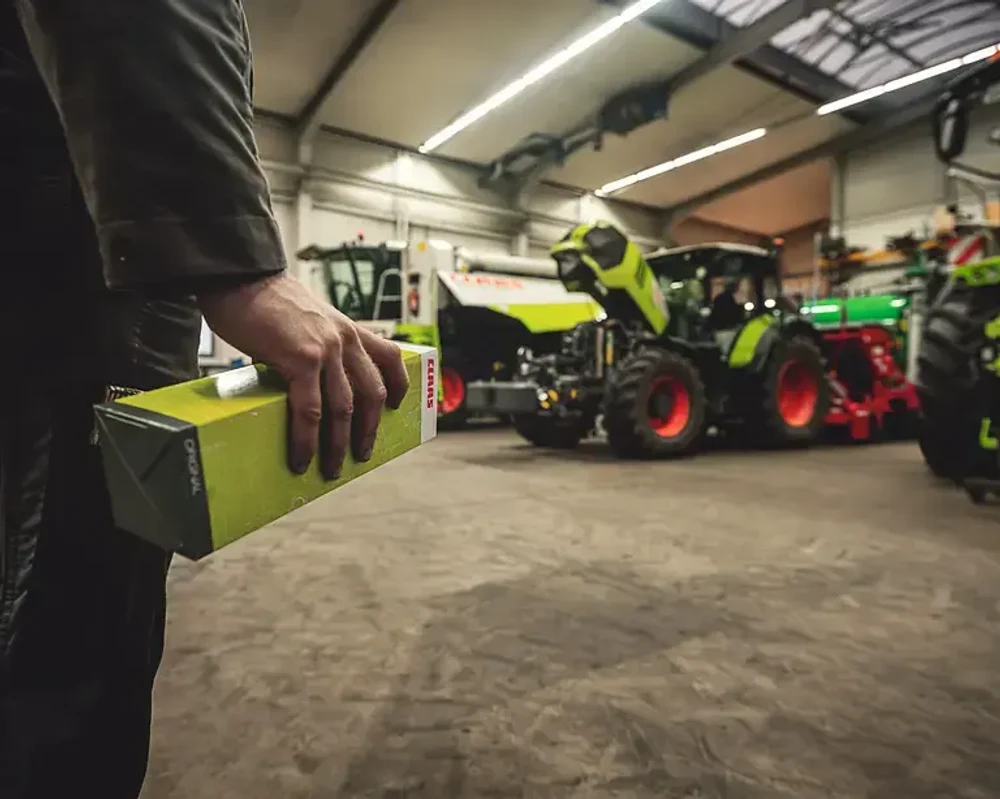 Запасные части на технику CLAAS 
JOHN DEERE 
AMAZONE